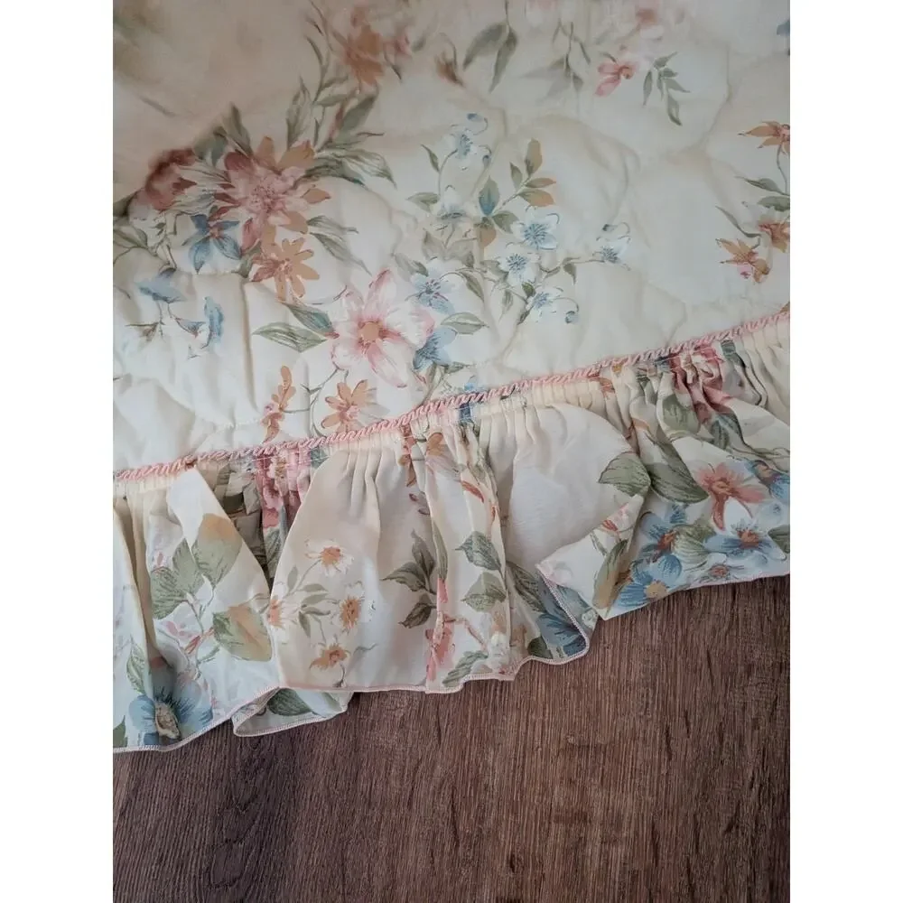 Vintage Burlington floral ruffle bedspread 102 x 88